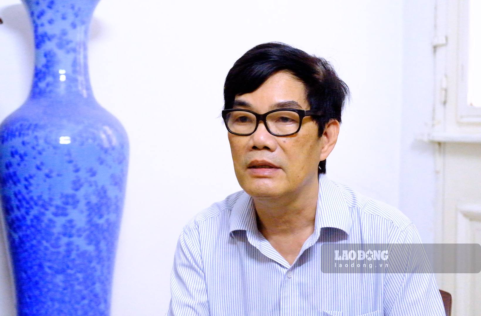 PGS.TS.BS Bùi Vũ Huy - Giảng viên cao cấp Bộ môn Truyền nhiễm, Trường Đại học Y Hà Nội - khuyến cáo người dân cần chủ động thực hiện các biện pháp phòng ngừa để bảo vệ sức khỏe. Ảnh: Hân Nghiên