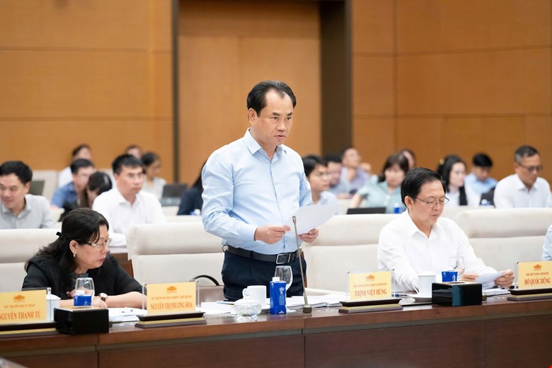 Bộ trưởng Bộ Nông nghiệp và Môi trường Trịnh Việt Hùng. Ảnh: Quochoi.vn