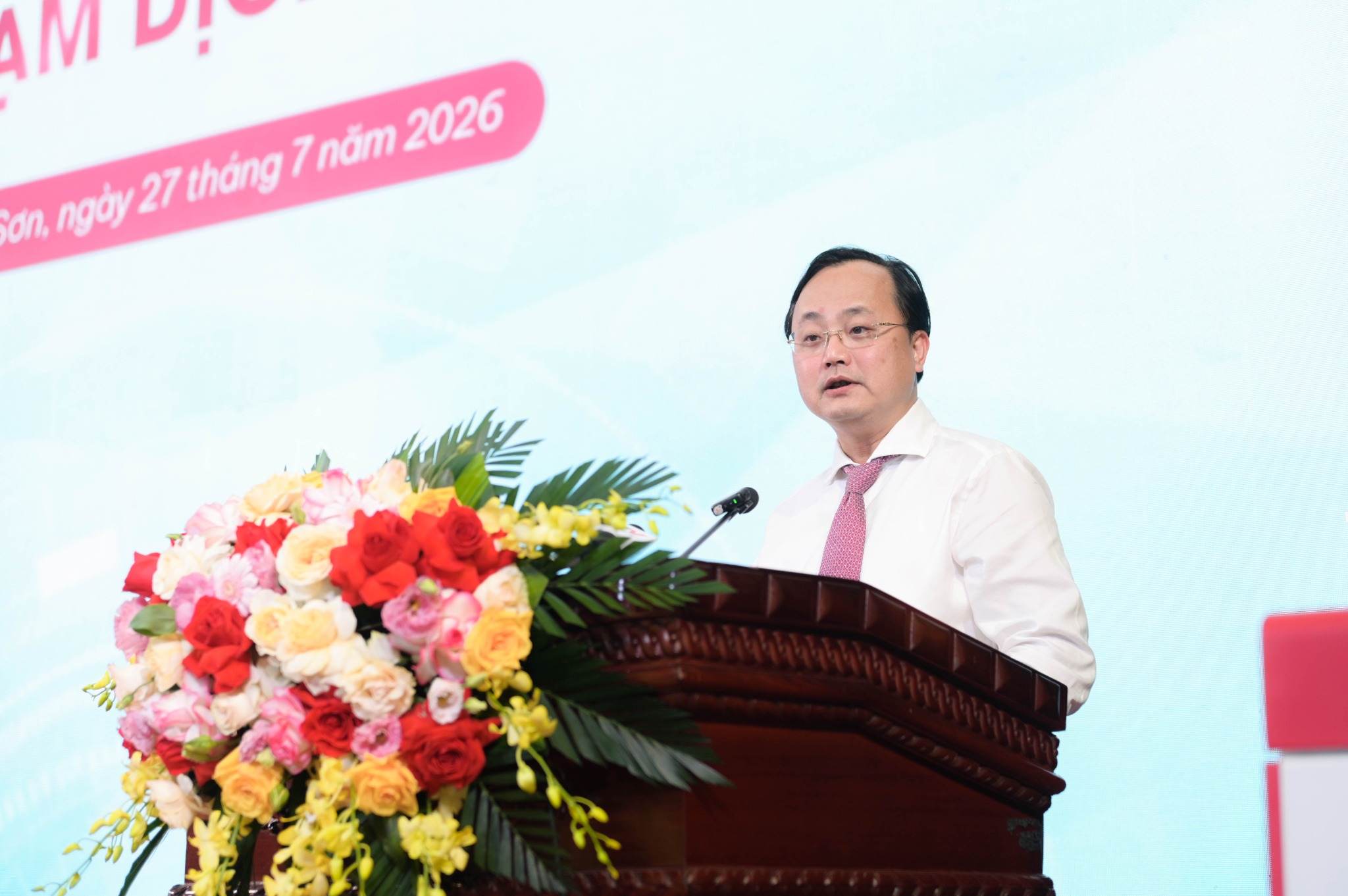 Comrade To Huy Vu - Secretary of the Party Committee, Chairman of the Member Council of Agribank spoke at the ceremony. Photo: Agribank