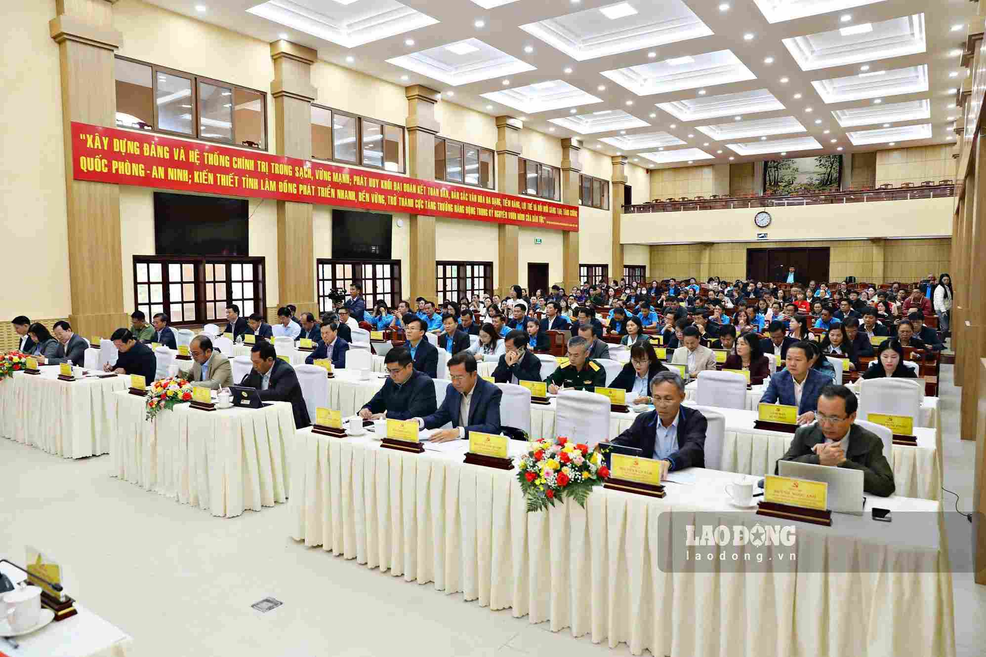 Các đại biểu dự hội nghị đối thoại. Ảnh: Lê Thành 