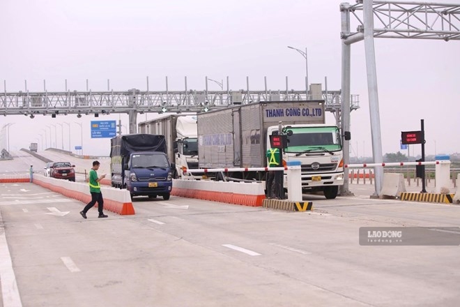 Poste de péage de l'autoroute Nord-Sud. Photo: Quách Du