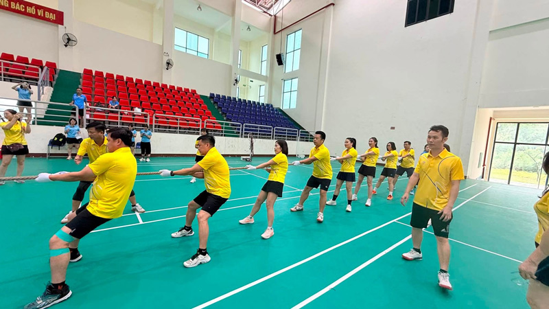 Chương trình giao lưu thể thao thu hút đông đảo cán bộ công đoàn chuyên trách trên địa bàn tỉnh Lào Cai. Ảnh: Công đoàn Lào Cai