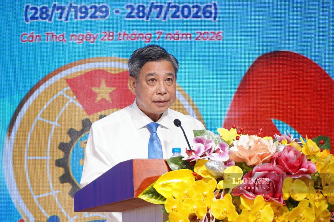 Ông Đồng Văn Thanh phát biểu tại buổi họp mặt. Ảnh: Tạ Quang