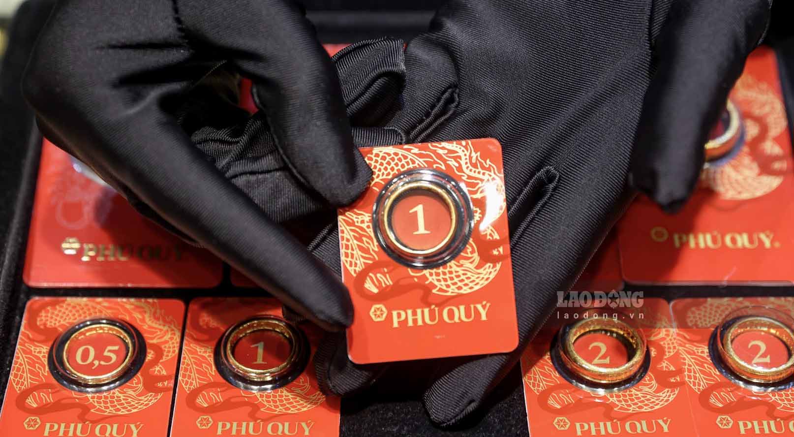 Los inversores están esperando la decisión de las tasas de interés y las nuevas señales de la Fed para determinar la próxima tendencia del precio del oro. Foto: Phan Anh