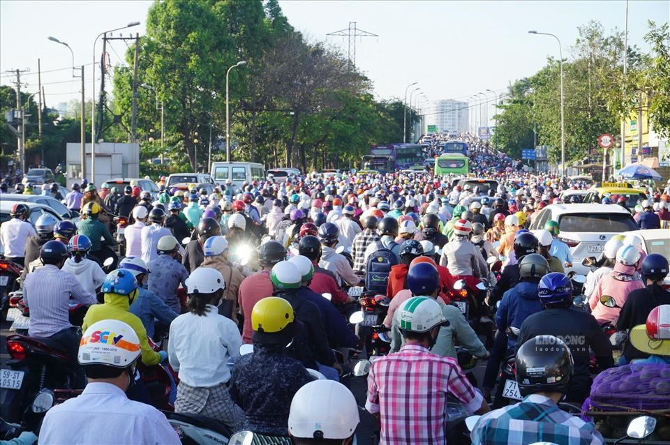 TPHCM đang quản lý hơn 12,8 triệu ô tô và xe máy. Ảnh: Minh Quân