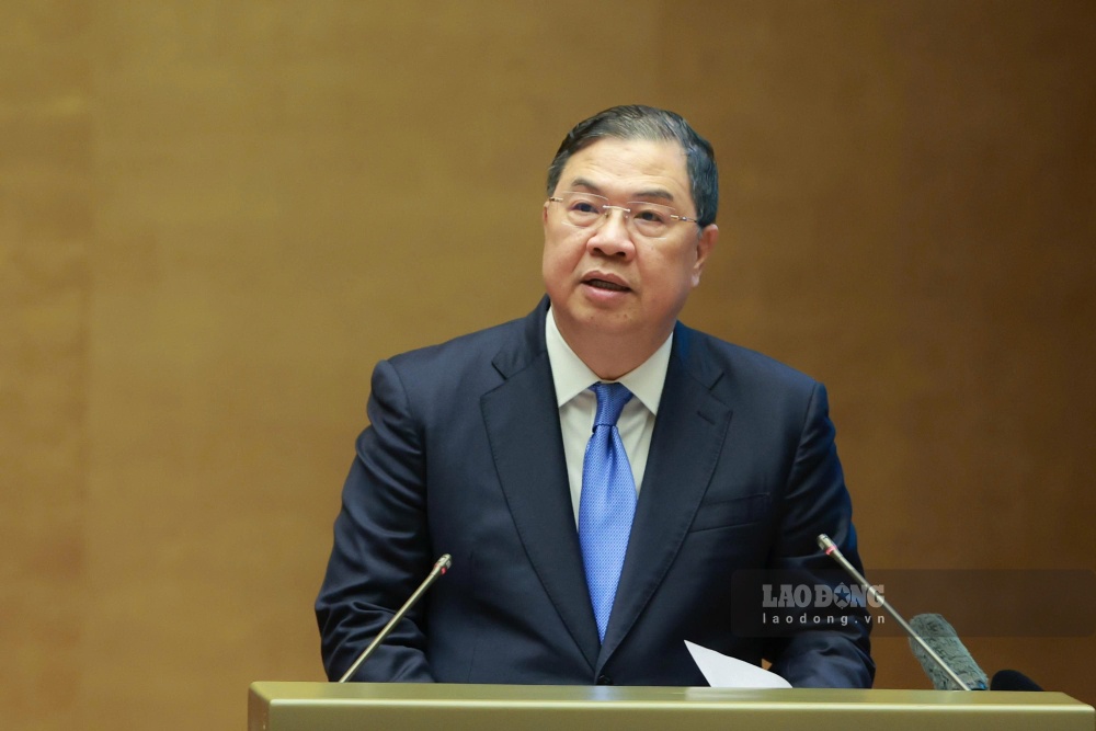 Politburo member, Standing Deputy Prime Minister Pham Gia Tuc reported on the key contents of the conclusion of the 14th Party Central Committee on environmental protection and proactive response to climate change in the new era. Photo: Hai Nguyen