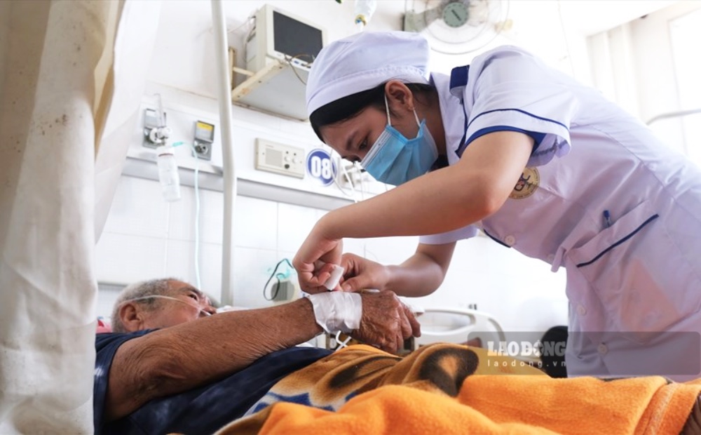 Nhân viên y tế tại Cần Thơ sẽ được tạo nhiều điều kiện để học tập. Ảnh: Phong Linh.