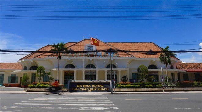 Co Hong pan-fried bread establishment selling near Nha Trang Station has just been administratively fined for violating food safety and hygiene. Photo: Huu Long