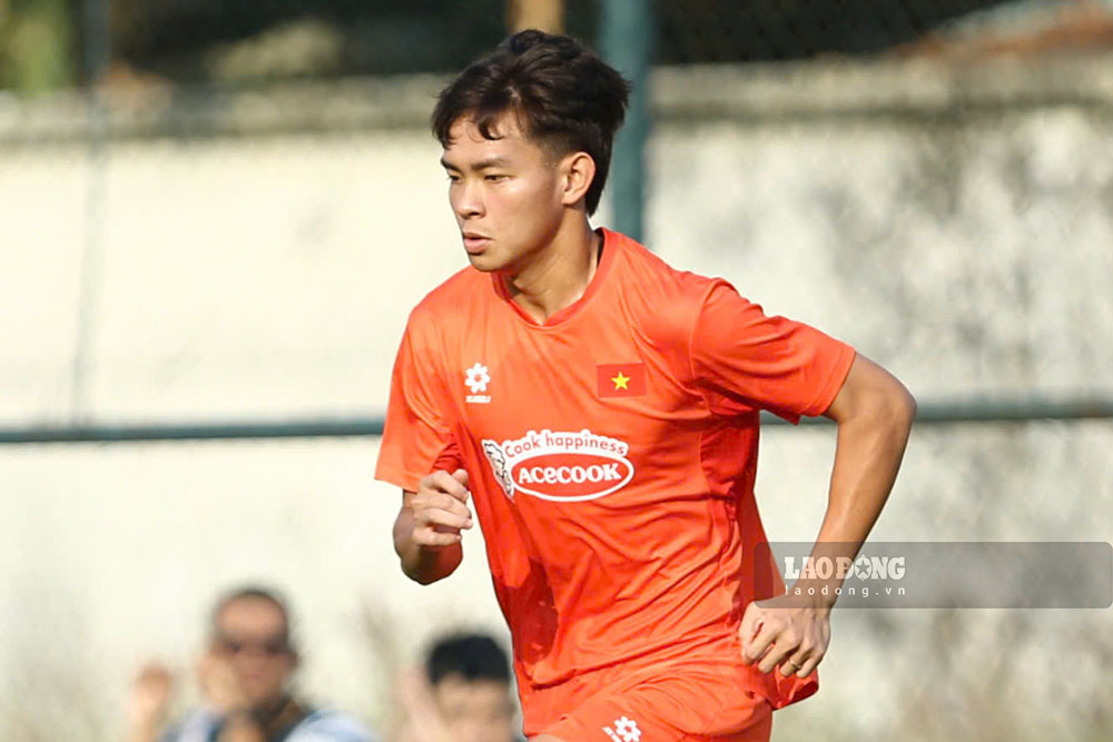 Striker Bui Vi Hao suffered a serious injury. Photo: Thanh Vu