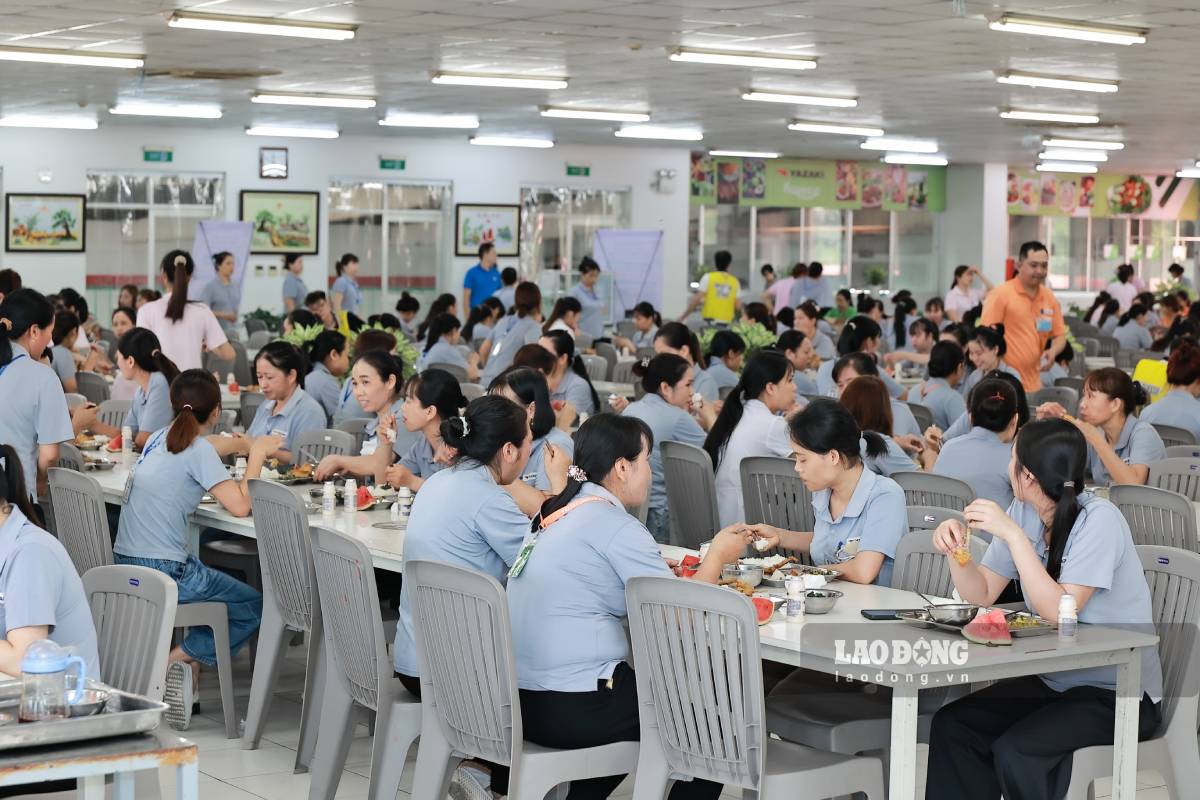 Trade Union meal at Yazaki Hai Phong Vietnam Co., Ltd. in Thai Binh. Photo: Ha Vi