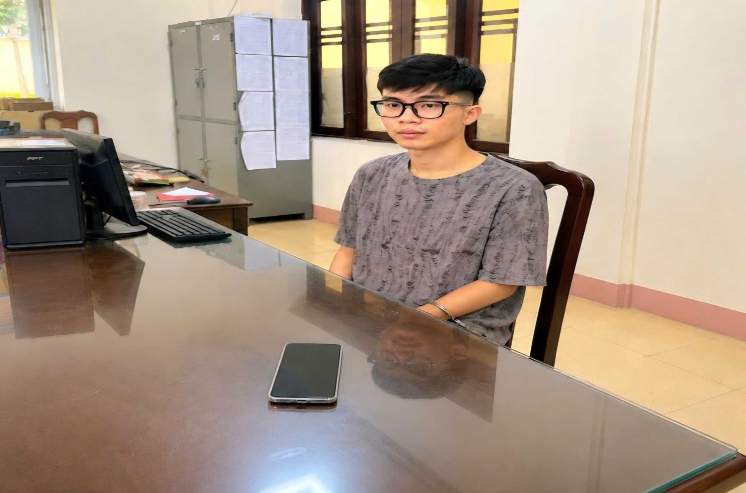 Le Tien Dung at the police station. Photo: Bac Gia Nghia Ward Police