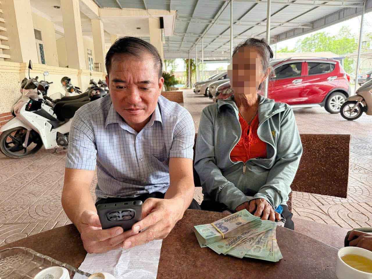 Nhờ kịp thời ngăn chặn, bà M không bị mất oan 90 triệu đồng cho đối tượng lừa đảo qua mạng. Ảnh: Công an Hà Tĩnh