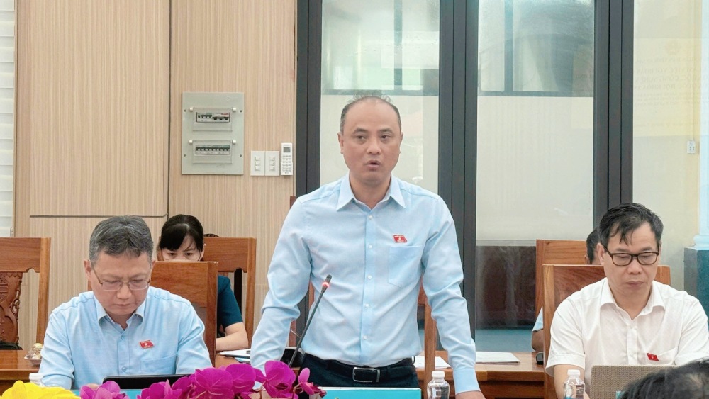 Đồng chí Nguyễn Phương Tuấn - Phó Chủ nhiệm Ủy ban Khoa học, Công nghệ và Môi trường của Quốc hội Khóa XVI phát biểu tại hội nghị. Ảnh: Hoàng Dung