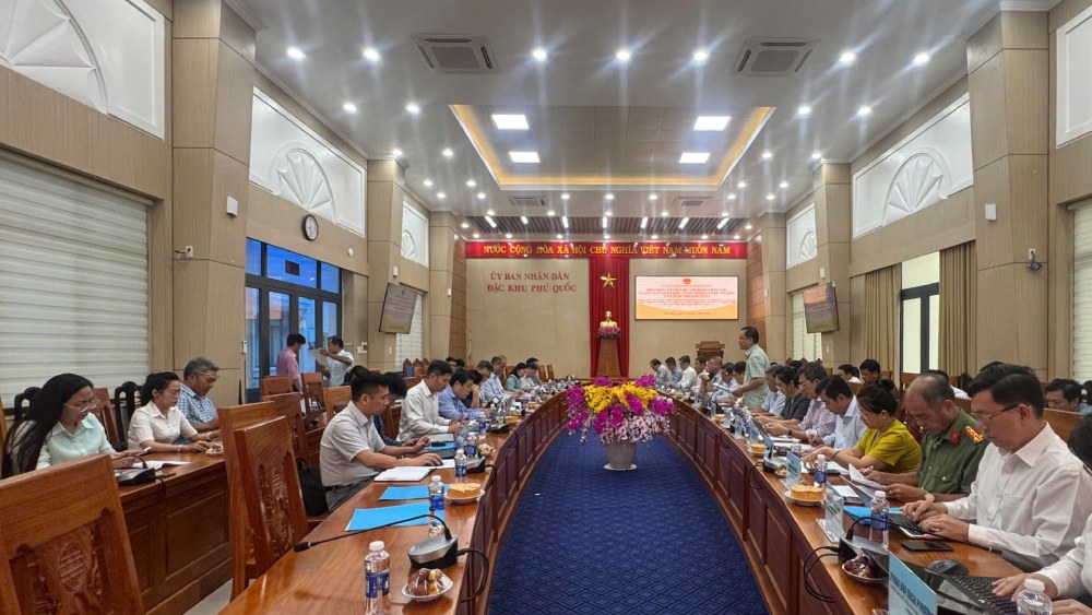 The working delegation of the National Assembly's Committee for Science, Technology and Environment made a survey trip of projects serving APEC 2027, working with the People's Committee of An Giang province and Phu Quoc special zone. Photo: Hoang Dung/Phu Quoc Special Zone General Service Center