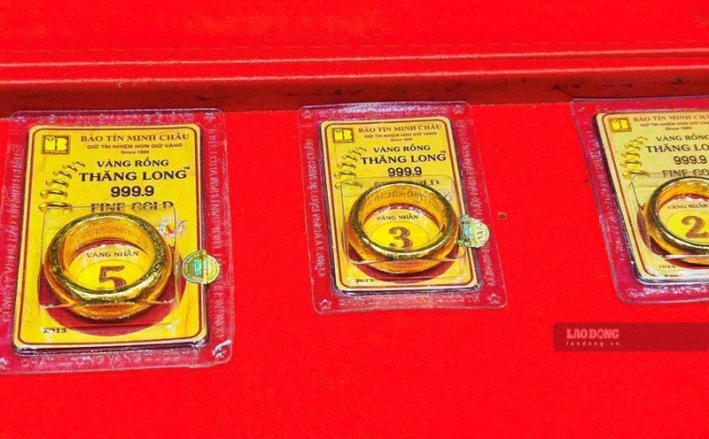 World gold prices increased by 1.1% in July, while SJC gold bars decreased by 4.5 million VND/tael. Photo: Phan Anh.