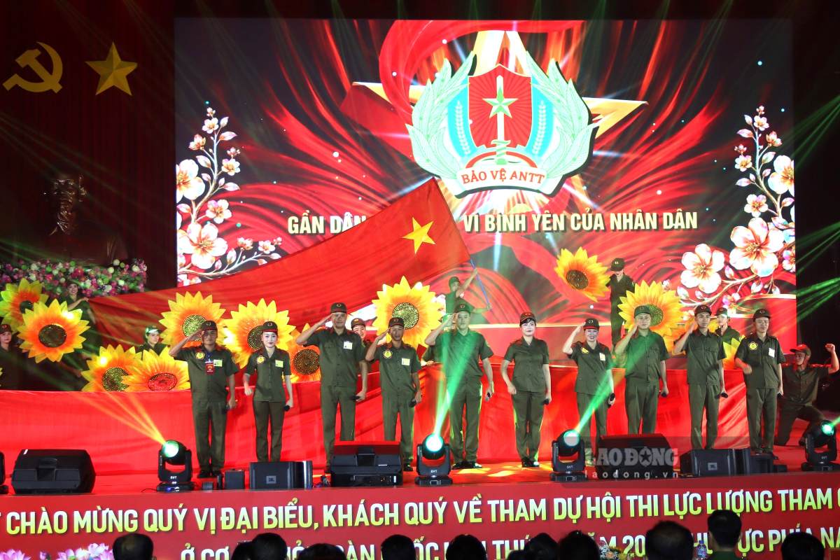 Overview of the 1st Excellent Grassroots Security and Order Protection Force Contest in the Southern region. Photo: Thanh An