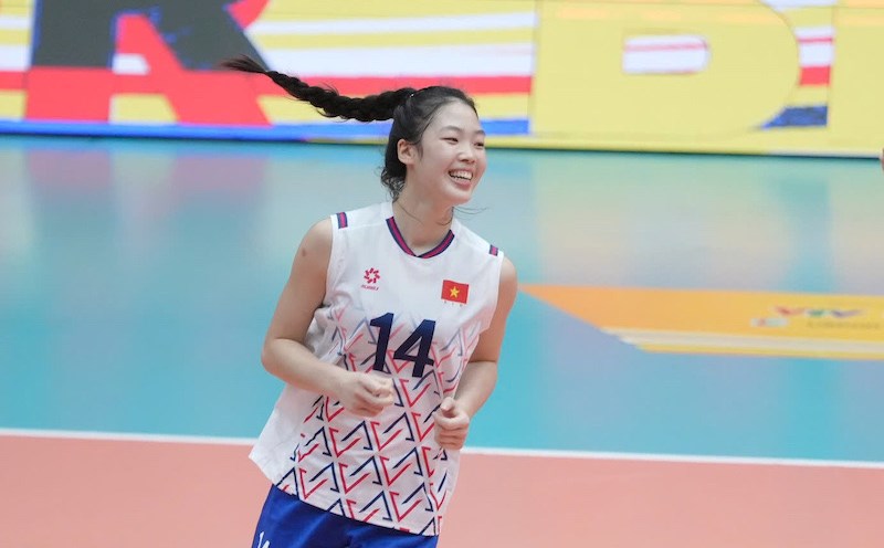 La jeune joueuse Phạm Quỳnh Hương revient dans l'équipe nationale féminine de volleyball du Vietnam après le tournoi à Ninh Bình. Photo: VFV