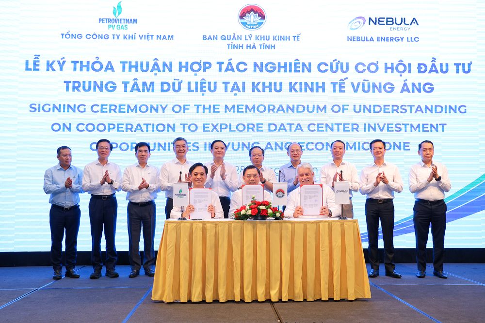 Lễ ký Thỏa thuận hợp tác nghiên cứu cơ hội đầu tư Trung tâm dữ liệu giữa tỉnh Hà Tĩnh PV GAS và Nebula. Ảnh: Petrovietnam