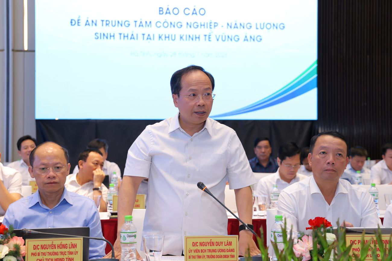 Ủy viên Trung ương Đảng, Bí thư Tỉnh ủy Hà Tĩnh Nguyễn Duy Lâm phát biểu tại buổi làm việc. Ảnh: Petrovietnam