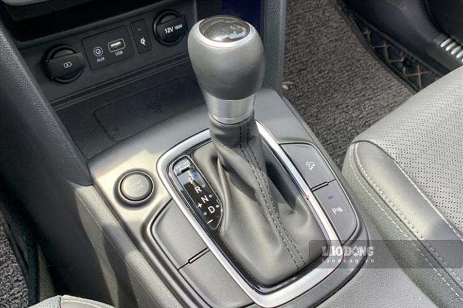 Using automatic cars properly not only helps operate safely but also contributes to extending the life of the car's gearbox and engine. Photo: Lam Anh.