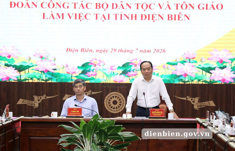 ​Phó Chủ tịch UBND tỉnh Điện Biên Nguyễn Minh Phú trao đổi tại buổi làm việc. Ảnh: Cổng TTĐT tỉnh Điện Biên