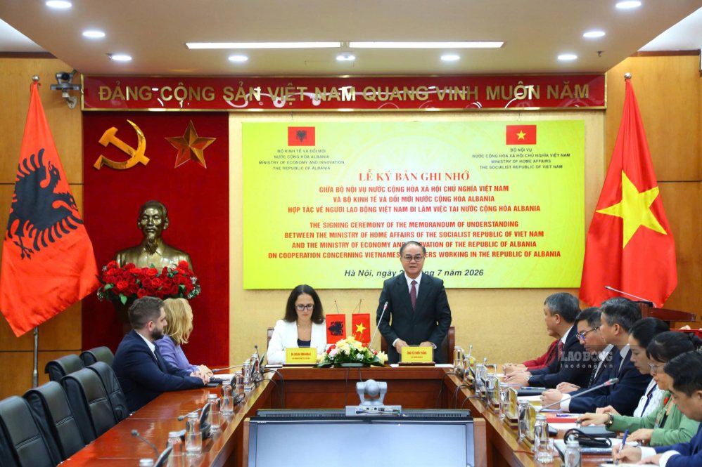 Thứ trưởng Vũ Chiến Thắng phát biểu tại buổi lễ. Ảnh: Hương Nha