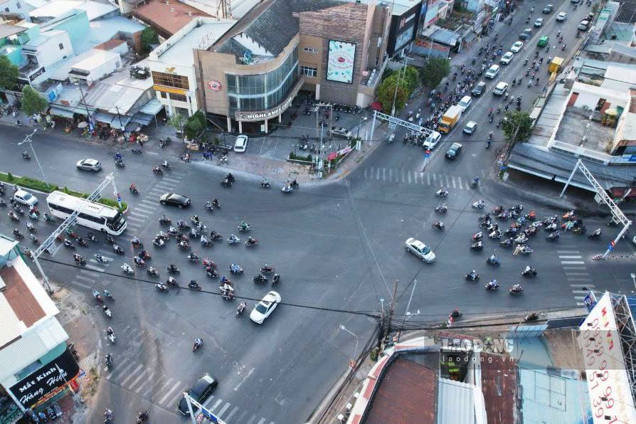 Nút giao số 1 nhìn từ trên cao. Ảnh: Tạ Quang