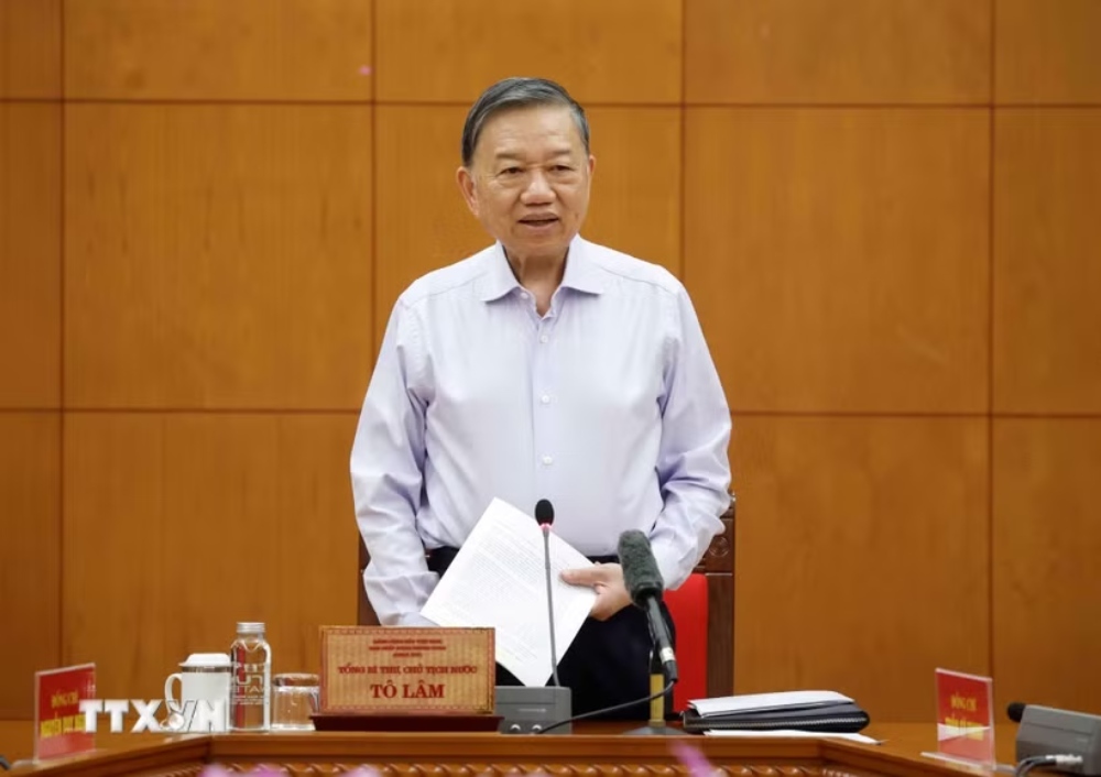 General Secretary and President To Lam delivers a directive speech at a working session with agencies on restructuring Vietnam National Coal - Mineral Industries Holding Corporation Limited (TKV). Photo: Thong Nhat/VNA