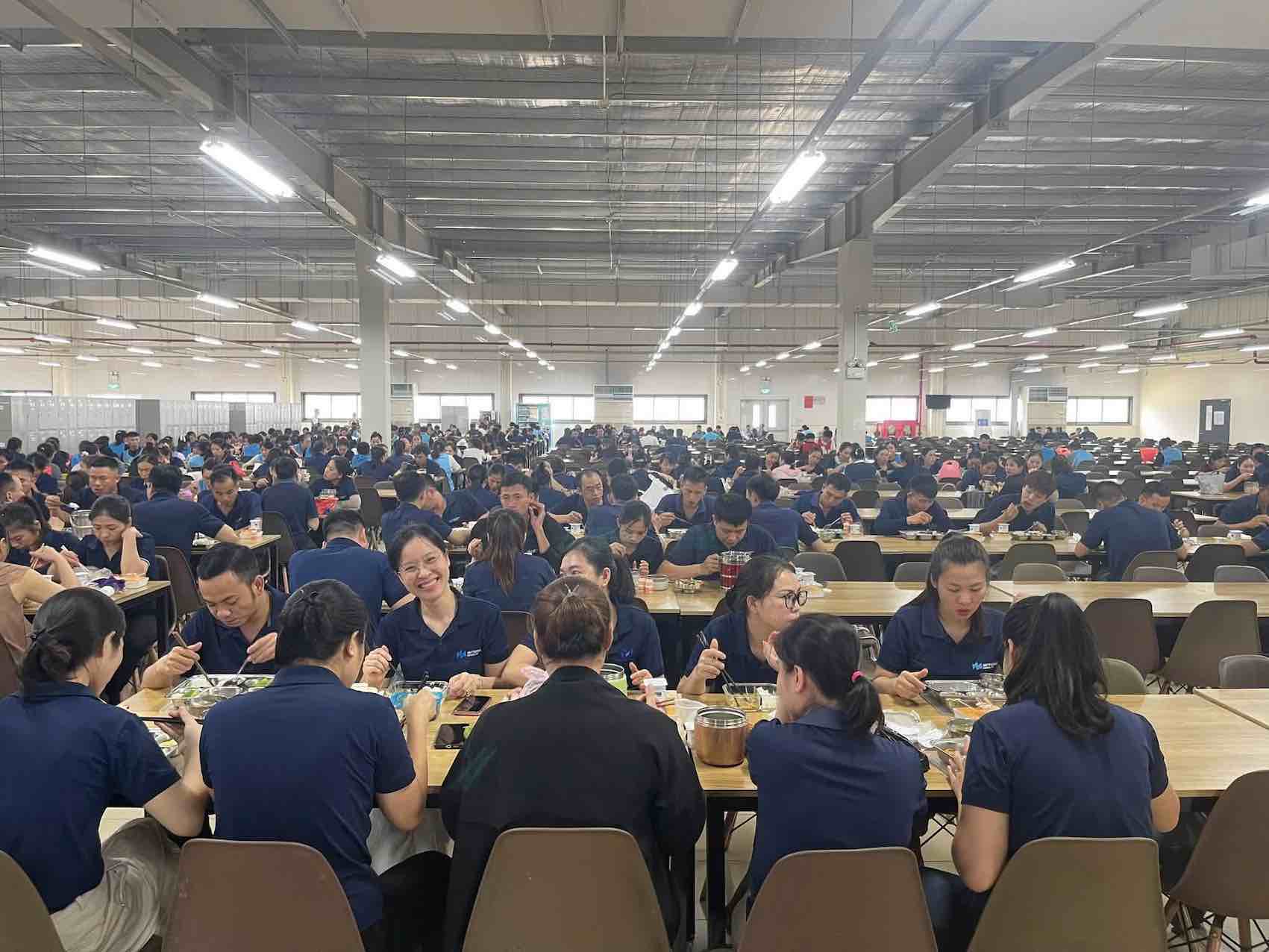 An Nam Matsuoka Garment Co., Ltd. organizes "Trade Union Meal", connecting 3,200 workers. Photo: Nghe An Trade Union