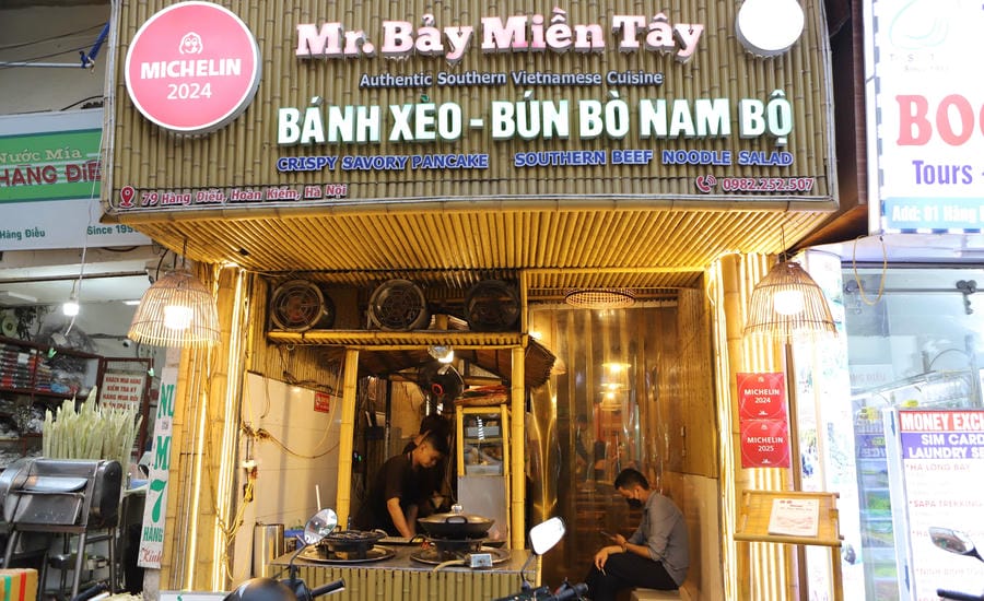 Banh xeo restaurant honored by Michelin for 3 consecutive years. Photo: Minh Vu
