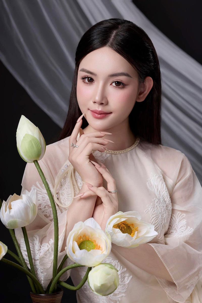 Tu Quyen was born in 2006, currently a student at Hanoi University of Theater and Cinema. She used to work as a model before falling in love with acting. Photo: Character provided