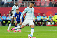Review Ronaldo's first goal in the World Cup knockout round