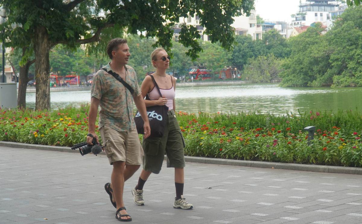 Khách quốc tế du lịch Việt Nam. Ảnh: Minh Chính