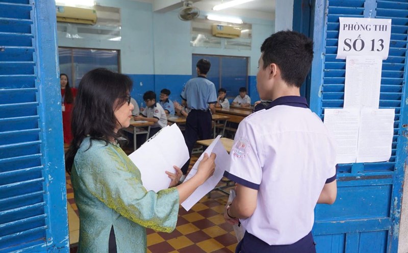 Candidates taking the 10th grade entrance exam in HCMC. Photo: Chan Phuc