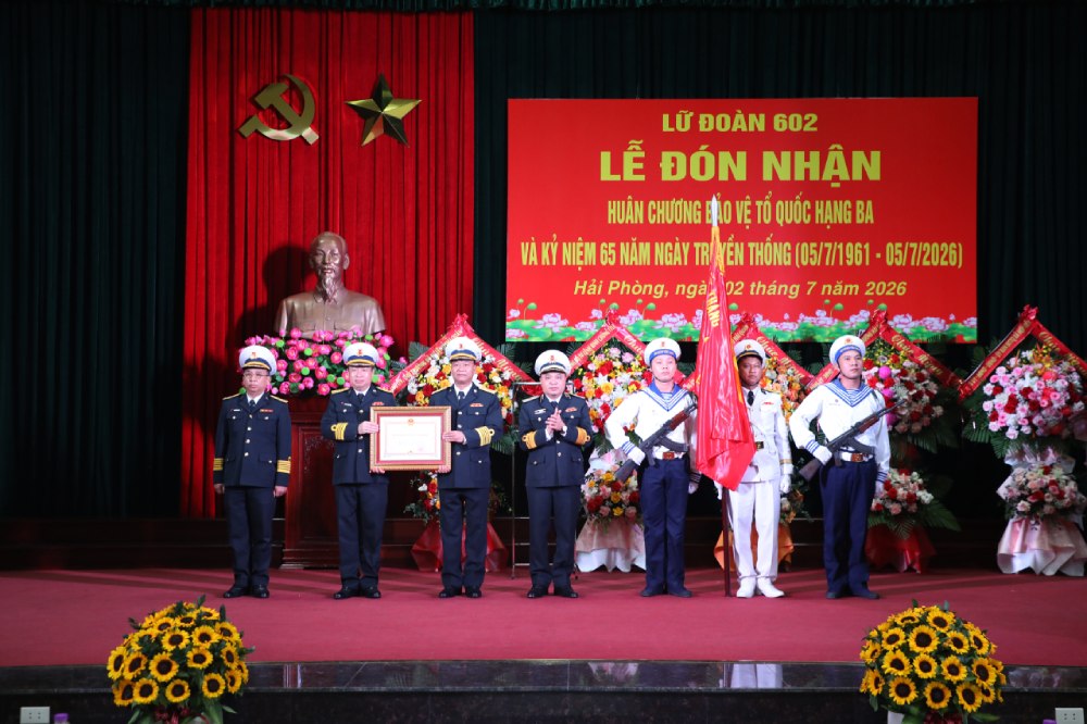 Lữ đoàn 602 là một trong các đơn vị quân đội đón nhận Huân chương Bảo vệ Tổ quốc tuần qua. Ảnh: Đặng Tùng