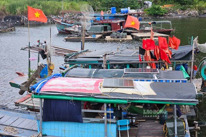 The Ministry of Construction has just issued a telegram requesting proactive response to the situation of a tropical depression strengthening into storm No. 1. Photo: Doan Hung