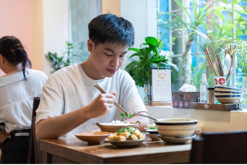 Ngày đầu tháng và Rằm, anh Long thường lựa chọn các món chay. Ảnh: Ngọc Hà