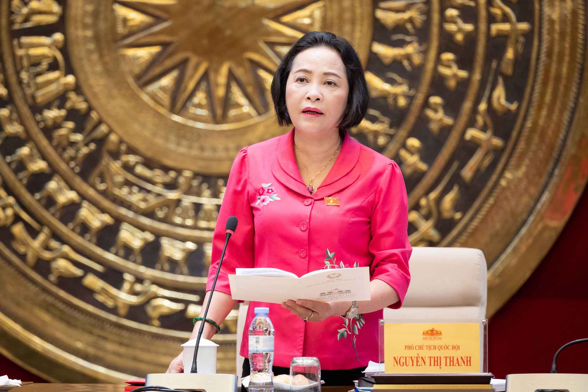 Member of the Party Central Committee, Vice Chairman of the National Assembly Nguyen Thi Thanh proposed that it is necessary to identify the inadequacies of policies to improve them in order to better ensure the rights of workers. Photo: Vu Hieu