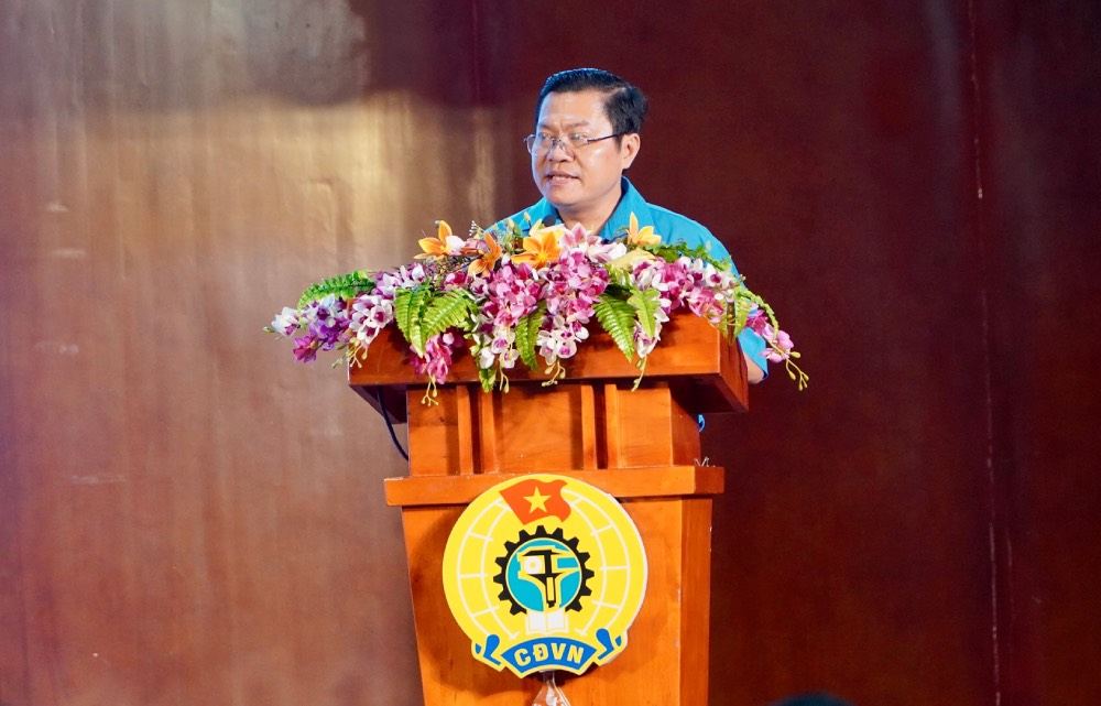 Đại diện Công ty TNHH Yazaki phát biểu tại hội nghị. Ảnh: Mai Anh.