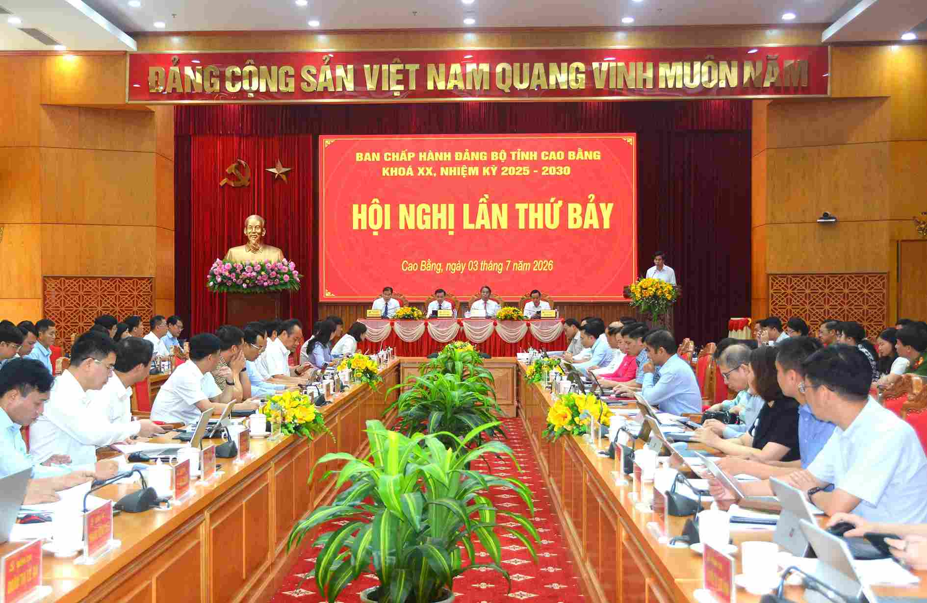 Hội nghị lần thứ Bảy Ban Chấp hành Đảng bộ tỉnh Cao Bằng khóa XX. Ảnh: Dương Liễu