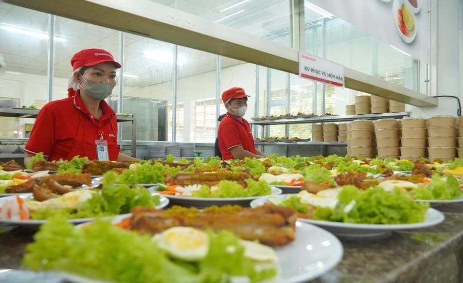 Nutritious Trade Union meal at Hau Giang Pharmaceutical Joint Stock Company. Photo: Ta Quang