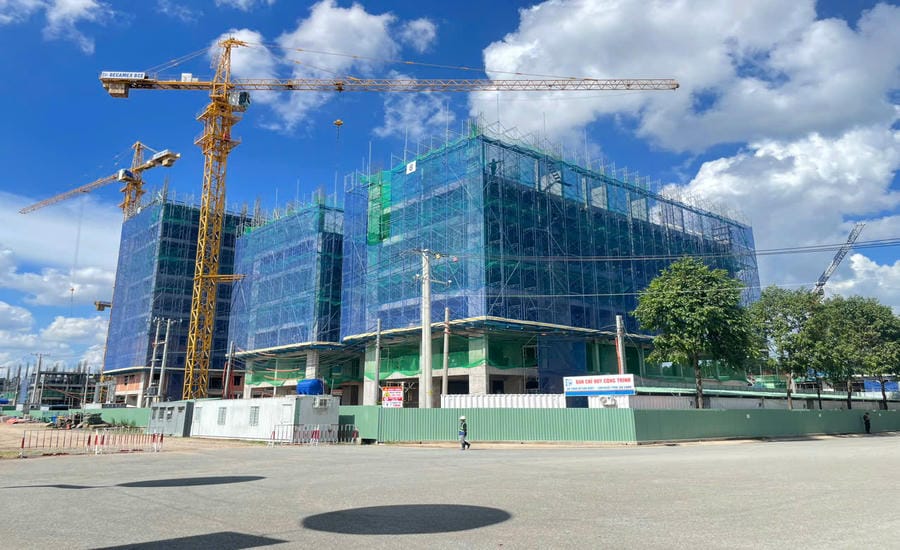 Dinh Hoa social housing project, Chanh Hiep ward, Ho Chi Minh City is under construction. Photo: Dinh Trong