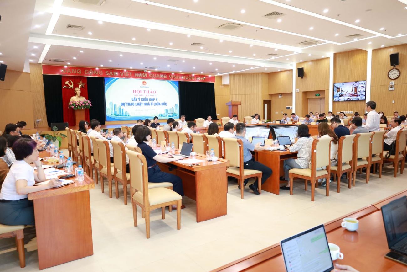 Conference scene. Photo: Tran Dinh Ha