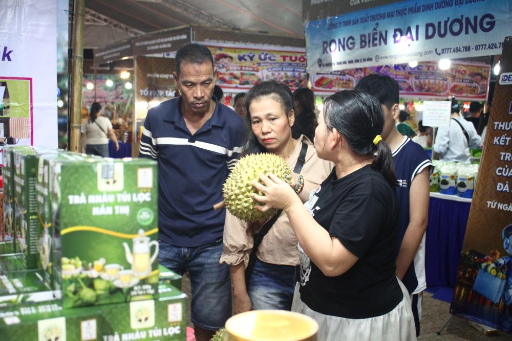 Phiên chợ thương mại điện tử kết nối sản phẩm truyền thống của vùng miền Đà Nẵng 2026 diễn ra từ ngày 3 đến ngày 5.7. Ảnh: Thanh Huyền