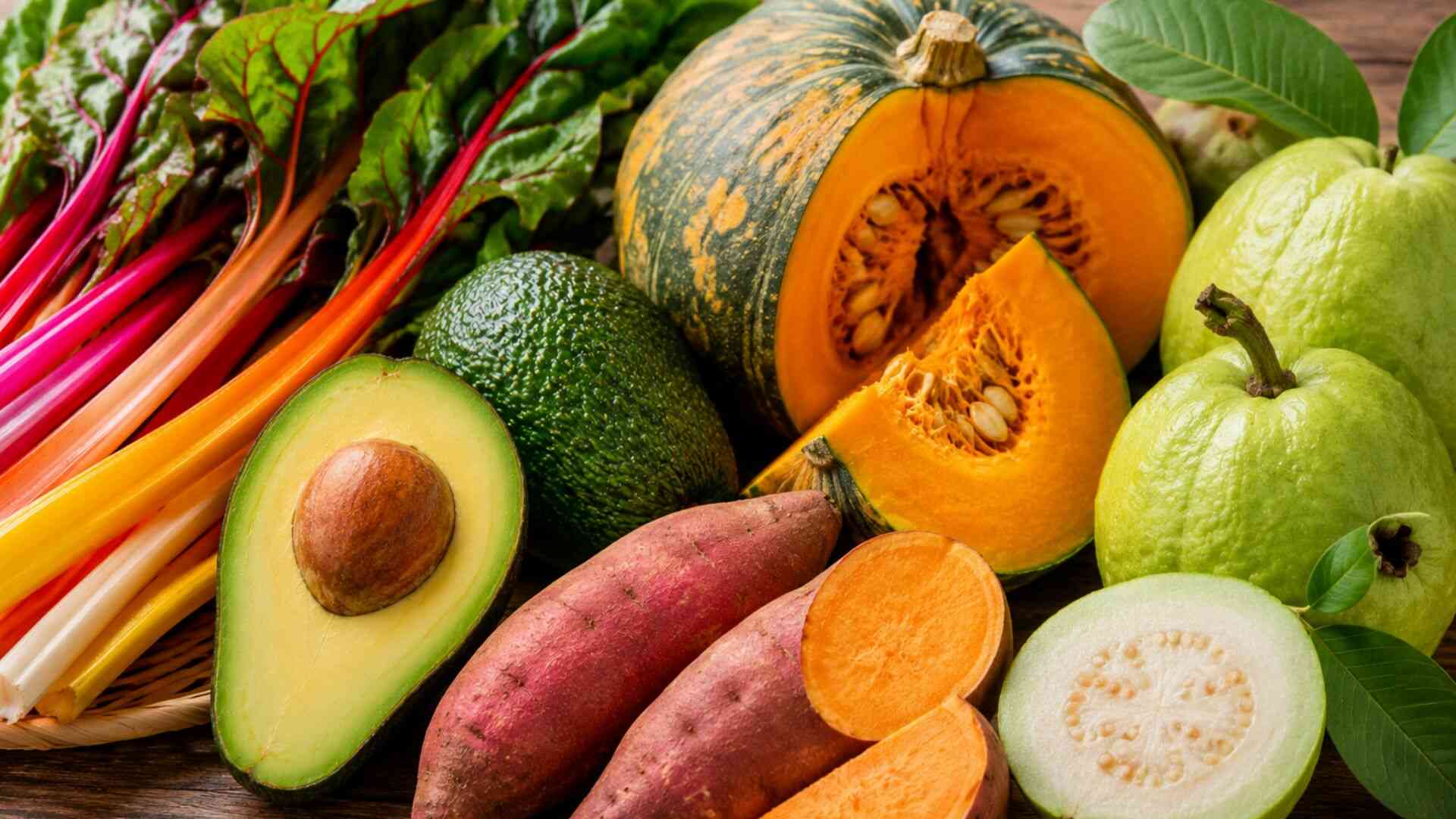 Supplementing with potassium-rich foods such as avocado and sweet potatoes can help relax muscles and help you sleep better every night. Photo: Created from AI