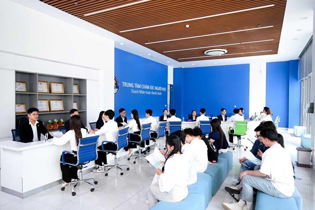 Van Hien University has announced the minimum admission score for 2026. Photo: School