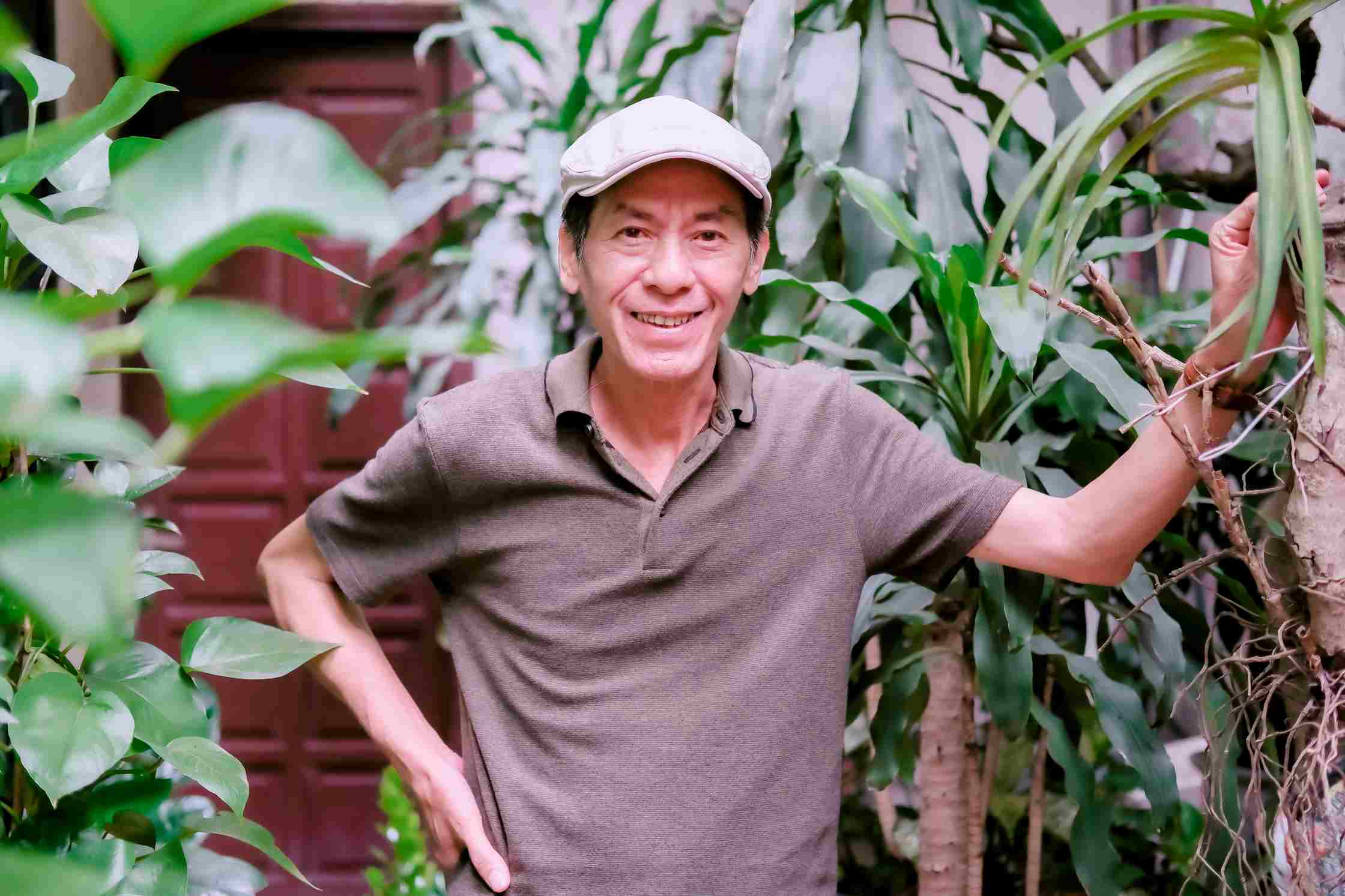 People's Artist Bui Bai Binh said that he does not care about pensions, for him the most important thing is a healthy and peaceful family. Photo: NVCC