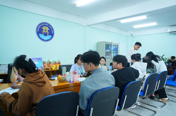 Đăng ký Khối chốt hè nhận ngay 50% học phí học kỳ 1 tại https://tuyensinh.vhu.edu.vn. Ảnh: Đại học Văn Hiến