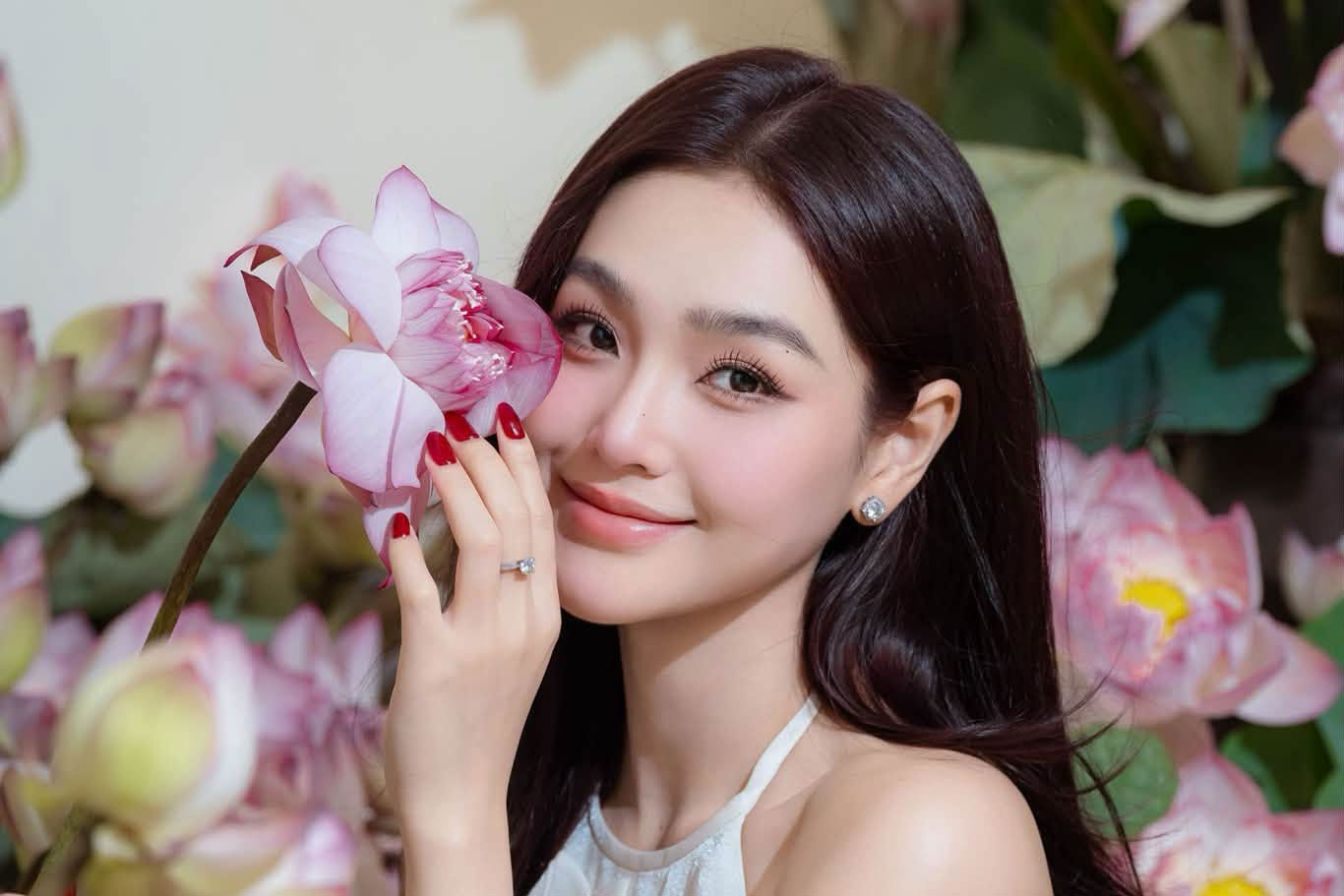 Cu Thi Tra was born in 1999, and was known to audiences through a series of films such as "We of 8 Years Later", "Gentle Colors of Sunshine", "Close and Distant Roads"... Photo: Character provided