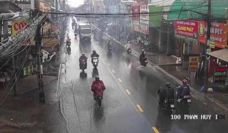 Rainstorms cover Ho Chi Minh City, many places should be wary of flooding in the next 3 hours. Photo: UDI Maps